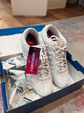 NFINITY Varsity cheer shoes : Size 8